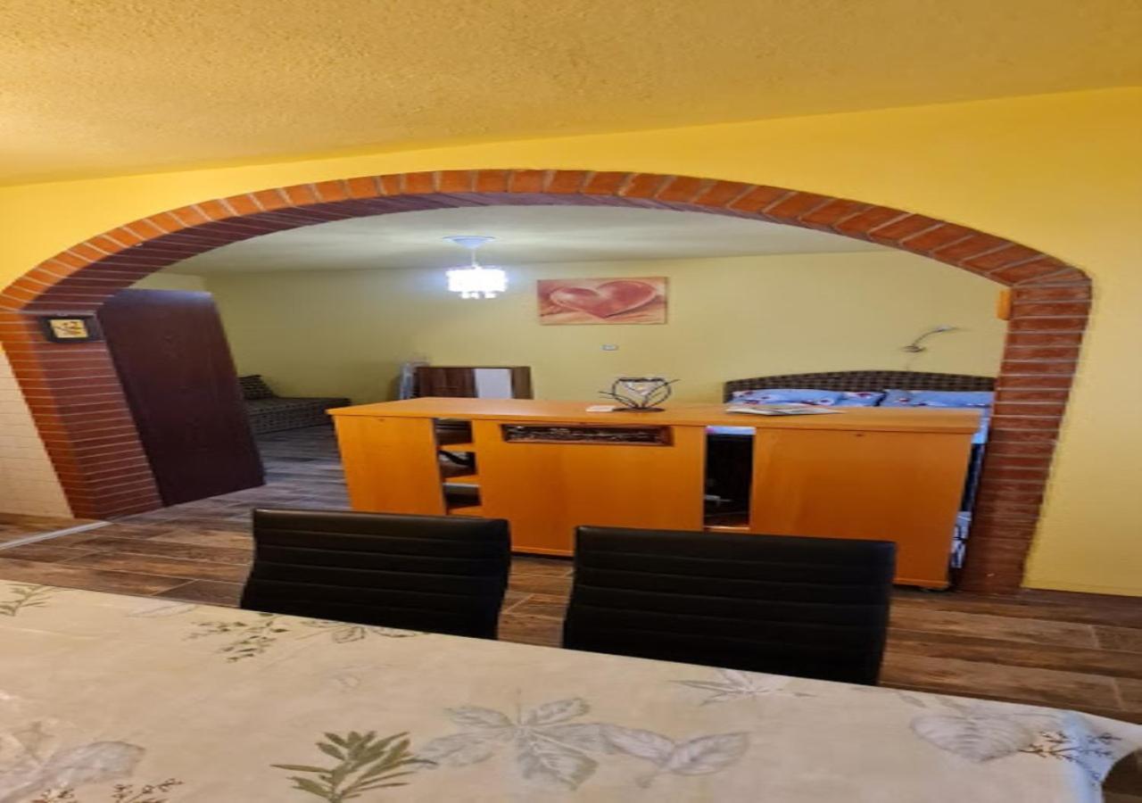 Oazis Apartman Гаркань Екстер'єр фото