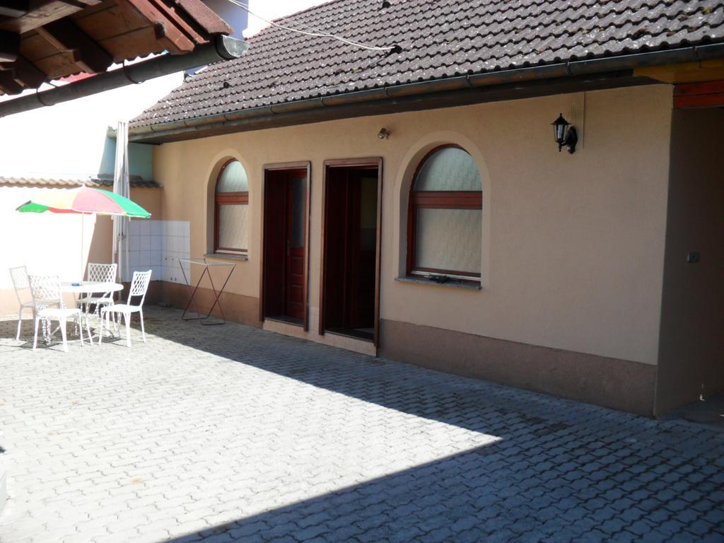 Oazis Apartman Гаркань Екстер'єр фото